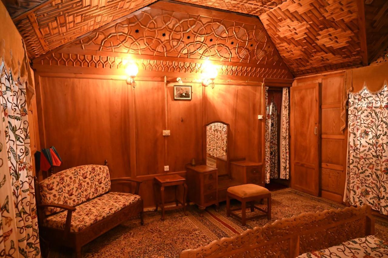 Hotel Kings Houseboats Srīnagar Exterior foto