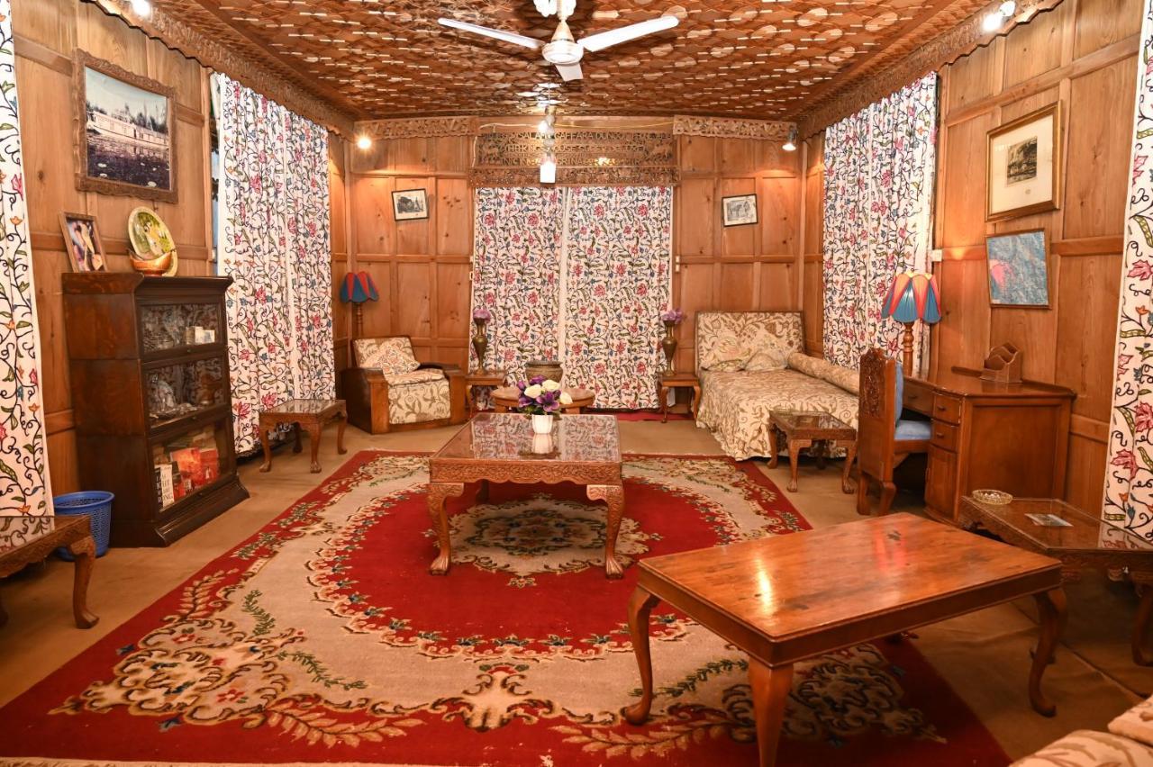 Hotel Kings Houseboats Srīnagar Exterior foto