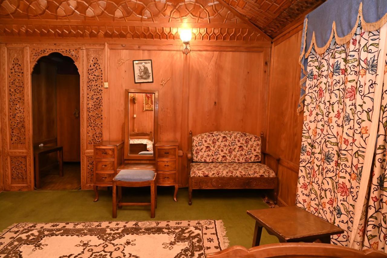Hotel Kings Houseboats Srīnagar Exterior foto